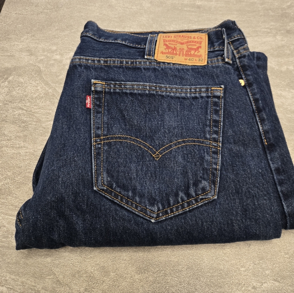 Levi's Men's Blue 505 jeans Straight / Regular Fit  40×30  Very Good Condition